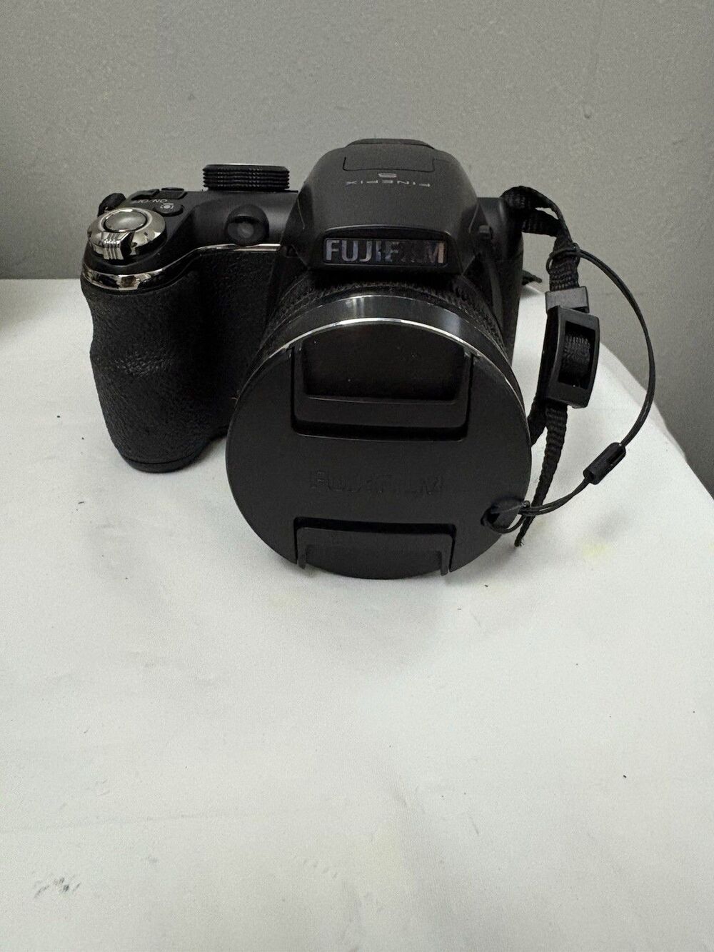 FUJIFILM FinePix S4500 Digital Camera 30x Zoom Tested Excellent Condition